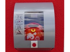 Die in Karlshuld installierten Defibrillatoren eignen sich für Erwachsene und für Kinder.
